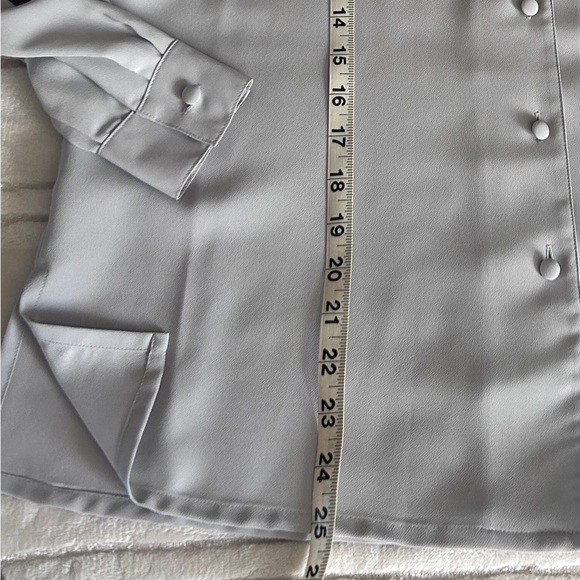 Ship n Shore Gray Blouse Embroidered Womens Sz 12 Long Sleeve - Picture 8 of 14